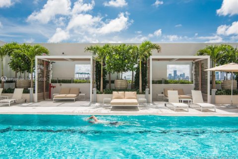 Condo in Miami Beach, Florida, 2 bedrooms  № 2391926 - photo 26