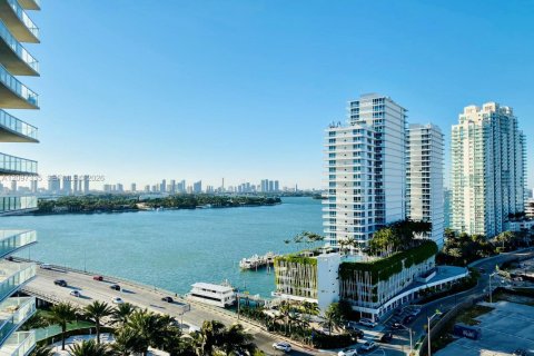 Condo in Miami Beach, Florida, 2 bedrooms  № 2391926 - photo 3