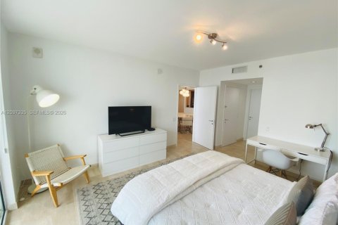 Condo in Miami Beach, Florida, 2 bedrooms  № 2391926 - photo 11