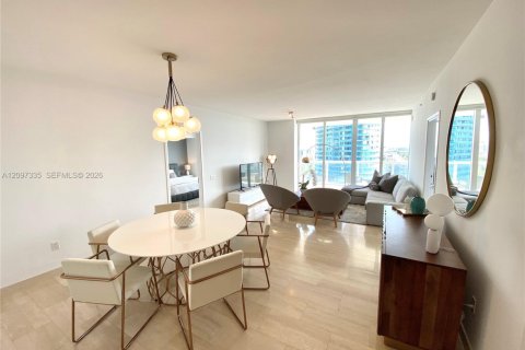 Condo in Miami Beach, Florida, 2 bedrooms  № 2391926 - photo 4