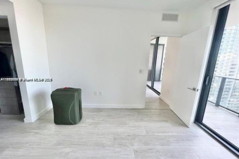 Condo in Miami, Florida, 1 bedroom  № 2081474 - photo 12