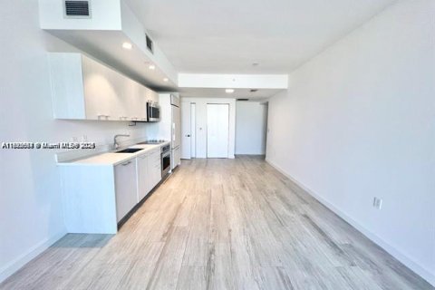 Condo in Miami, Florida, 1 bedroom  № 2081474 - photo 6