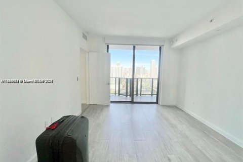 Condo in Miami, Florida, 1 bedroom  № 2081474 - photo 11