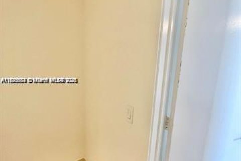 Condo in Miami, Florida, 1 bedroom  № 2081474 - photo 18