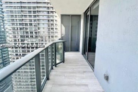 Condo in Miami, Florida, 1 bedroom  № 2081474 - photo 10