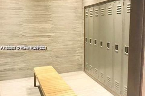 Condo in Miami, Florida, 1 bedroom  № 2081474 - photo 28
