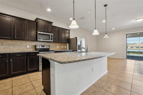 Casa en venta en Kissimmee, Florida, 9 dormitorios, 407.93 m2 № 1571012 - foto 12