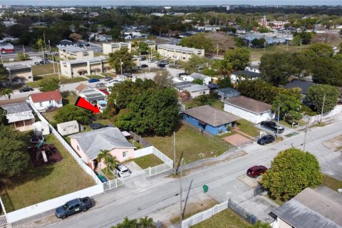 Terreno en venta en Miami, Florida № 2030862 - foto 5