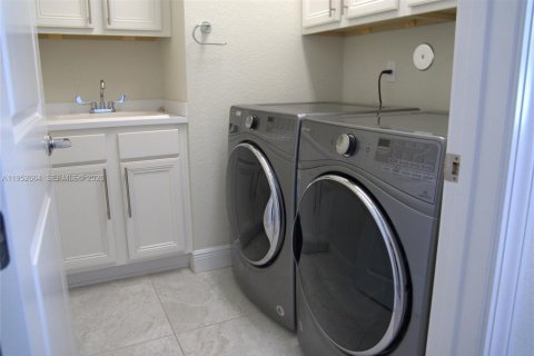 Снять в аренду виллу или дом в Холливуд, Флорида 3 спальни, 174.75м2, № 2008098 - фото 14