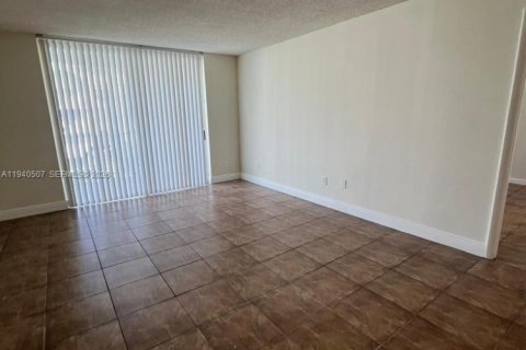 Appartement à louer à Miami, Floride: 1 chambre, 76.74 m2 № 1997697 - photo 5