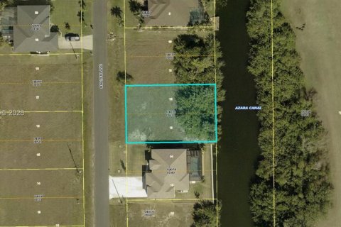 Terrain à Cape Coral, Floride № 2158129