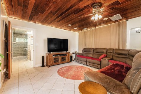 Casa en venta en Saint Petersburg, Florida, 3 dormitorios, 157.38 m2 № 1798412 - foto 9