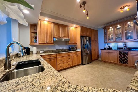 Condo in Hutchinson Island South, Florida, 3 bedrooms  № 1904090 - photo 11