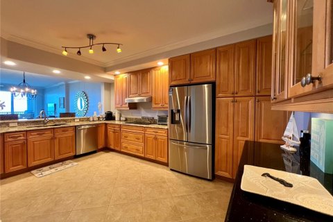 Condo in Hutchinson Island South, Florida, 3 bedrooms  № 1904090 - photo 12