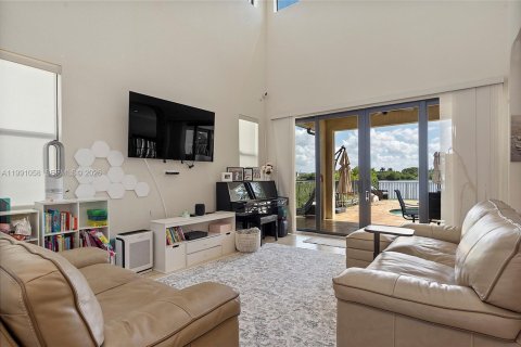 Casa en venta en Pembroke Pines, Florida, 4 dormitorios, 223.06 m2 № 2064392 - foto 7