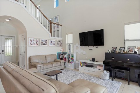 Casa en venta en Pembroke Pines, Florida, 4 dormitorios, 223.06 m2 № 2064392 - foto 19