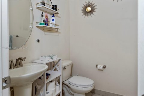 Casa en venta en Pembroke Pines, Florida, 4 dormitorios, 223.06 m2 № 2064392 - foto 5