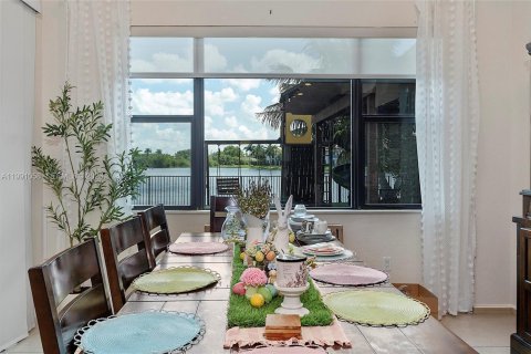 Casa en venta en Pembroke Pines, Florida, 4 dormitorios, 223.06 m2 № 2064392 - foto 10