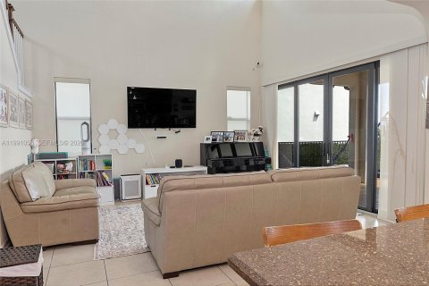 Casa en venta en Pembroke Pines, Florida, 4 dormitorios, 223.06 m2 № 2064392 - foto 18