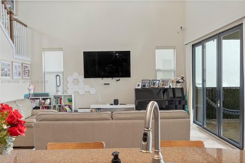 Casa en venta en Pembroke Pines, Florida, 4 dormitorios, 223.06 m2 № 2064392 - foto 17