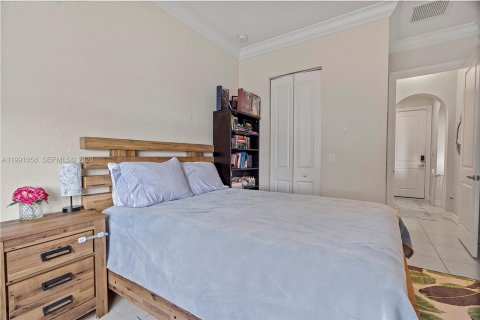 Casa en venta en Pembroke Pines, Florida, 4 dormitorios, 223.06 m2 № 2064392 - foto 23