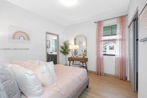 Снять в аренду таунхаус в Порт-Сент-Луси, Флорида 4 спальни, 169.08м2, № 2169082 - фото 18