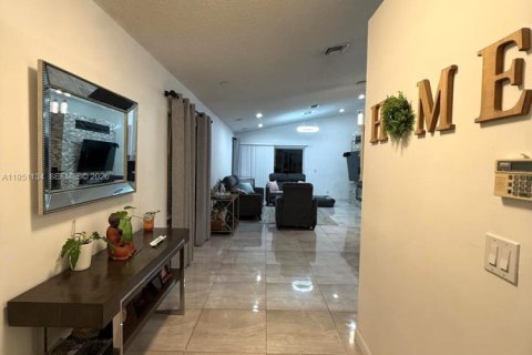 Купить виллу или дом в Уэстон, Флорида 3 спальни, 131.92м2, № 2008535 - фото 6