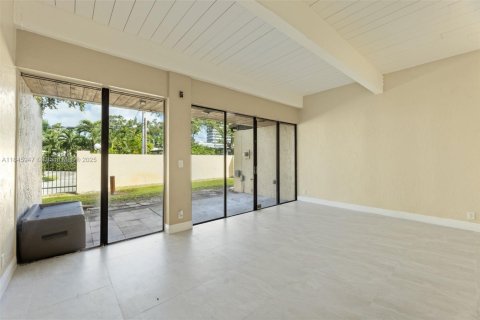 Condominio en venta en Miami, Florida, 3 dormitorios, 156.82 m2 № 1842818 - foto 11