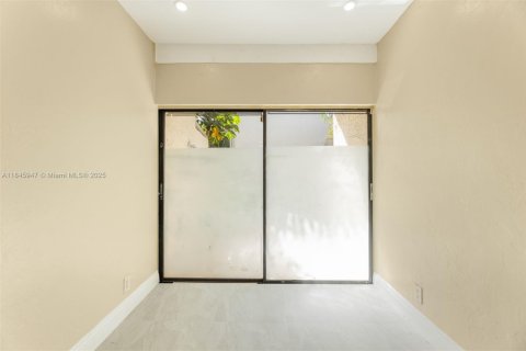 Condominio en venta en Miami, Florida, 3 dormitorios, 156.82 m2 № 1842818 - foto 15