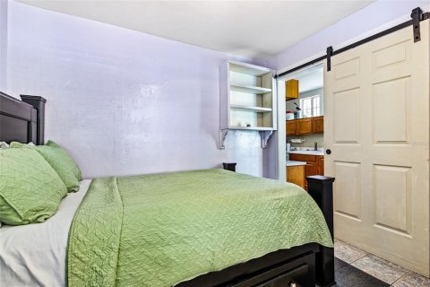 Commercial property in Gainesville, Florida 5 bedrooms, 279.26 sq.m. № 1350591 - photo 4