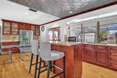 Casa en venta en Hollywood, Florida, 4 dormitorios № 2186339 - foto 23