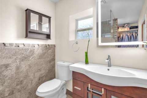 Casa en venta en Hollywood, Florida, 4 dormitorios № 2186339 - foto 10