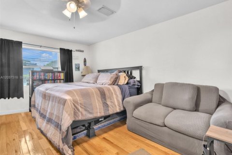 Casa en venta en Hollywood, Florida, 4 dormitorios № 2186339 - foto 11