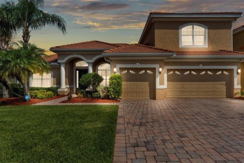 House in Lakeland, Florida 4 bedrooms, 274.9 sq.m. № 1759478 - photo 1