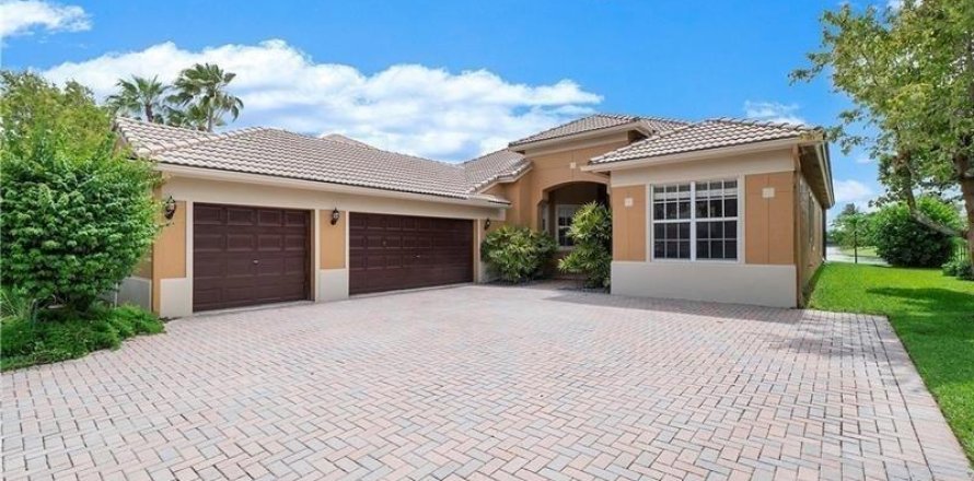 Casa en Parkland, Florida 4 dormitorios, 229.38 m2 № 2244552