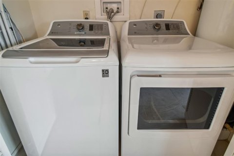 Condominio en venta en New Port Richey, Florida, 2 dormitorios, 106.28 m2 № 2147797 - foto 17