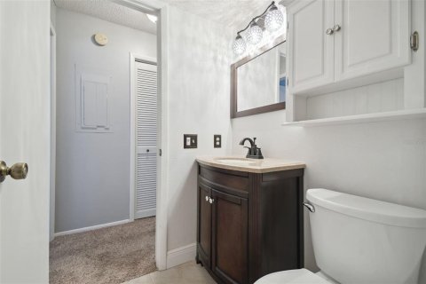 Condominio en venta en New Port Richey, Florida, 2 dormitorios, 106.28 m2 № 2147797 - foto 13