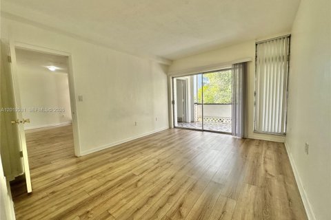 Condominio en alquiler en Miami, Florida, 1 dormitorio, 75.25 m2 № 2076640 - foto 4