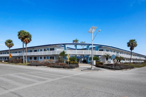 Condo in Sarasota, Florida, 1 bedroom № 2408702 - photo 23