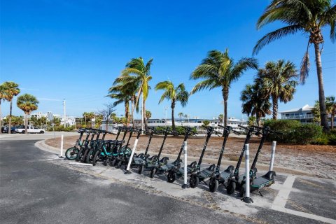 Condo in Sarasota, Florida, 1 bedroom № 2408702 - photo 29