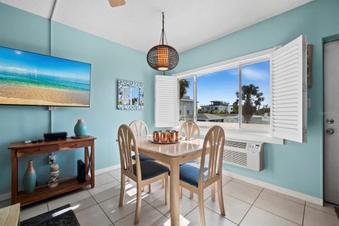 Condo in Sarasota, Florida, 1 bedroom № 2408702 - photo 5
