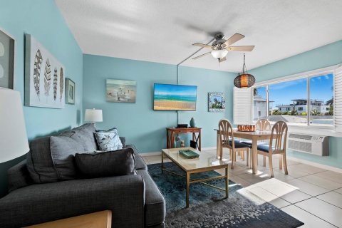 Condo in Sarasota, Florida, 1 bedroom № 2408702 - photo 3