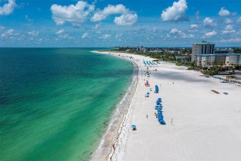 Condo in Sarasota, Florida, 1 bedroom № 2408702 - photo 30
