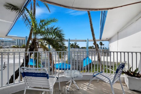 Condo in Sarasota, Florida, 1 bedroom № 2408702 - photo 15