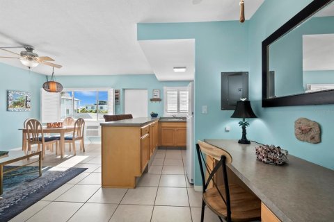 Condo in Sarasota, Florida, 1 bedroom № 2408702 - photo 10