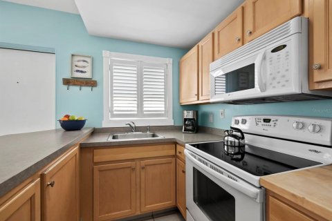 Condo in Sarasota, Florida, 1 bedroom № 2408702 - photo 9
