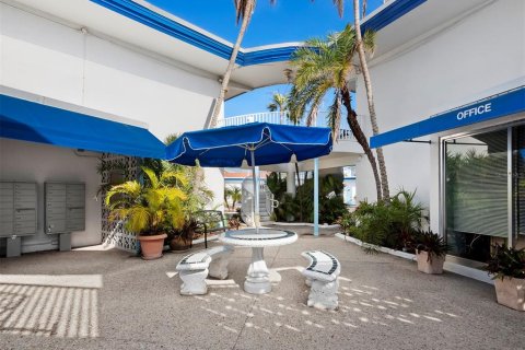 Condo in Sarasota, Florida, 1 bedroom № 2408702 - photo 19