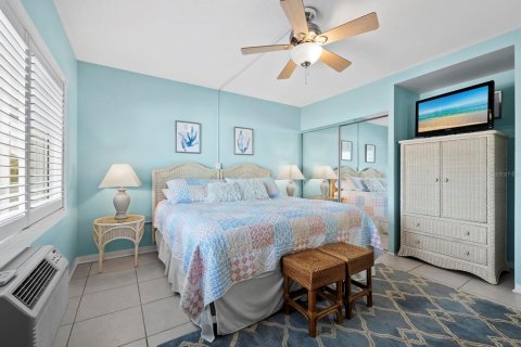 Condo in Sarasota, Florida, 1 bedroom № 2408702 - photo 11