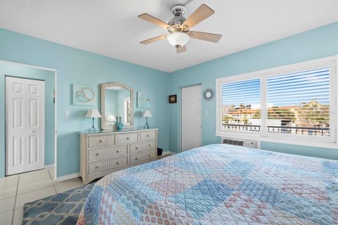 Condo in Sarasota, Florida, 1 bedroom № 2408702 - photo 12