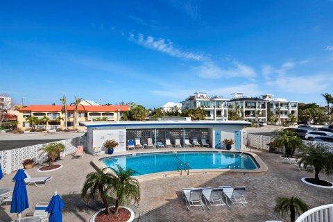 Condo in Sarasota, Florida, 1 bedroom № 2408702 - photo 16
